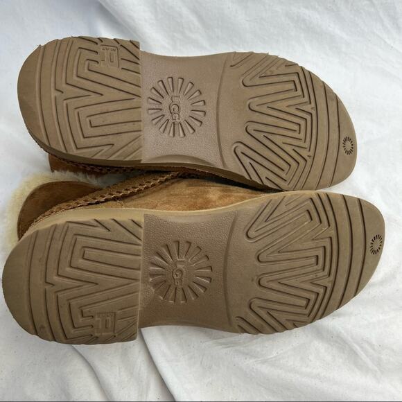 UGG McKay Classic Ankle Bootie in Chestnut Size 5 - Picture 8 of 9